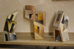 57. Holzobjekte . Je 500€.