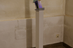 59. Holz Objekt 700 €.