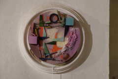 87. Collage. 700 €.